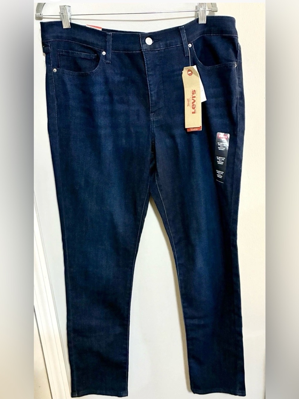 LEVI’s size 18 Med. 311 Shaping Skinny Mid Rise Dark Blue Denim Straight Jeans